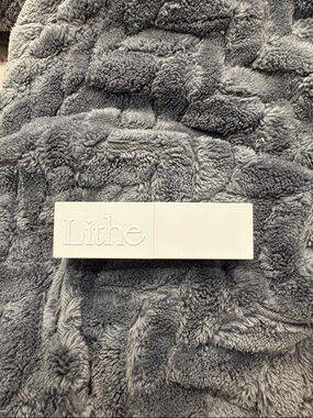 Lithe Lipstick in White – Creamy Women's Lip Color